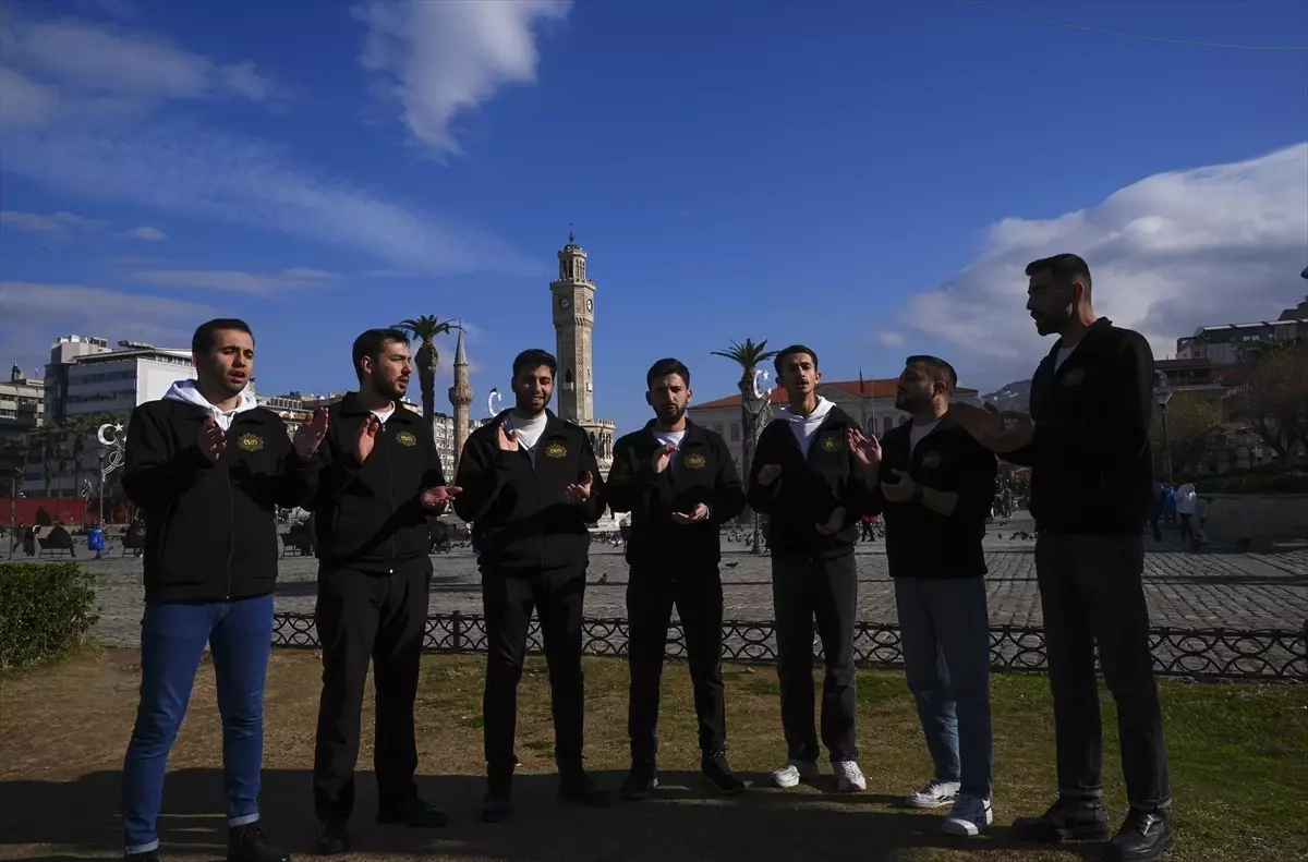 Türküler Alkışla İcra Ediliyor