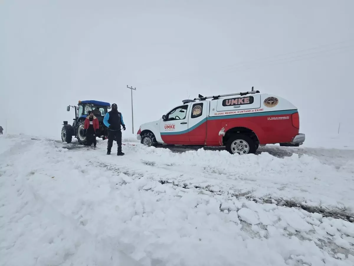 Kardan Ulaşım Sağlandı, Anne ve Bebek Kurtarıldı