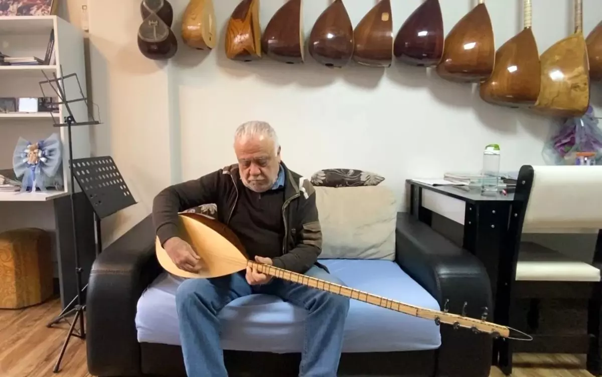 50 Yıldır Bağlama Yapıyor