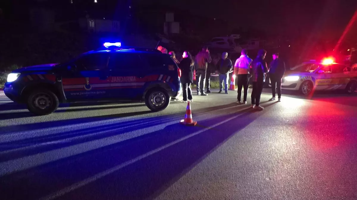 Yolda Çarpılan Genç Hayatını Kaybetti