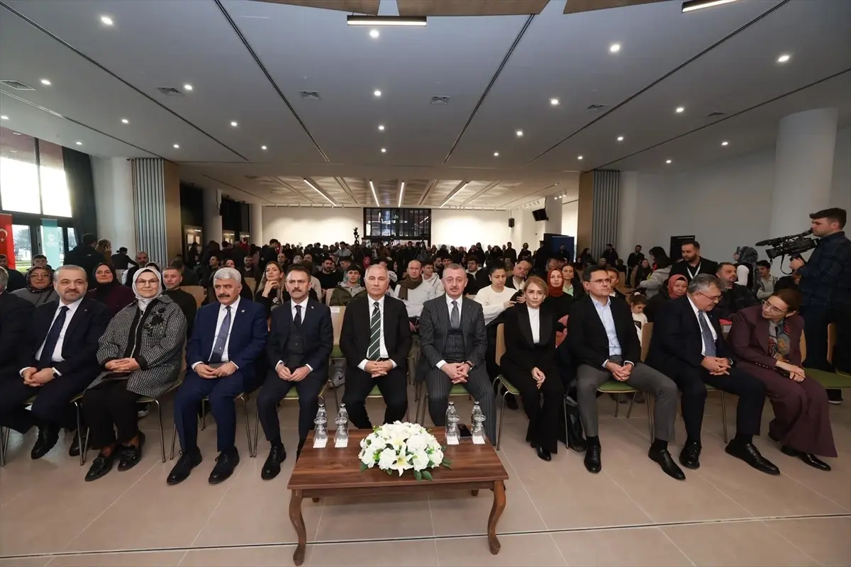 Alev Alatlı Kütüphanesi Açıldı