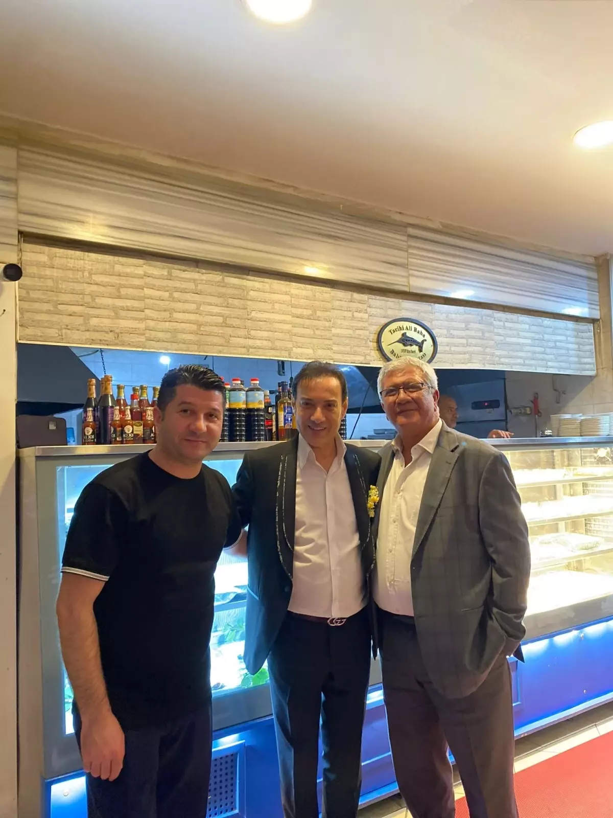 Ali Baba Balık Restoran\'da farklı bir yılbaşı deneyimi: Hindi değil balık, DJ değil keman…