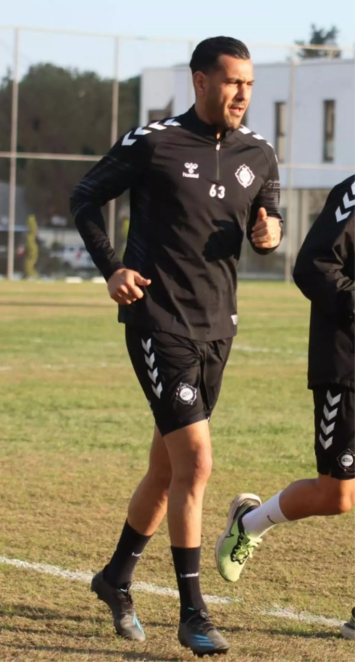 Deniz Kadah\'ın Durumu Merak Ediliyor