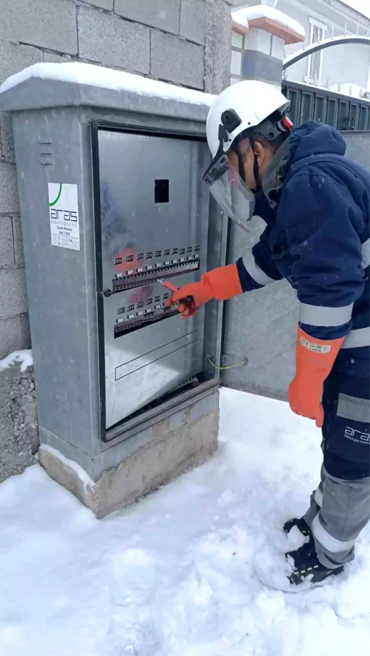 Aras EDAŞ\'tan Yılbaşı Gecesi Kesintisiz Enerji