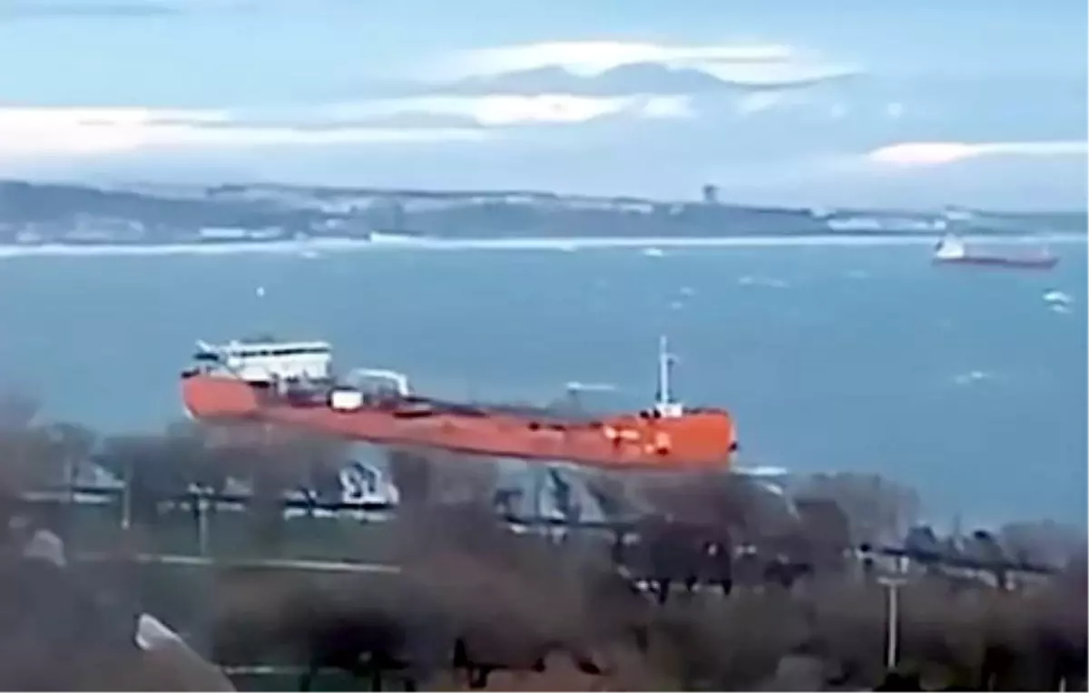 Avcılar Açıklarında Tanker Tehlikesi