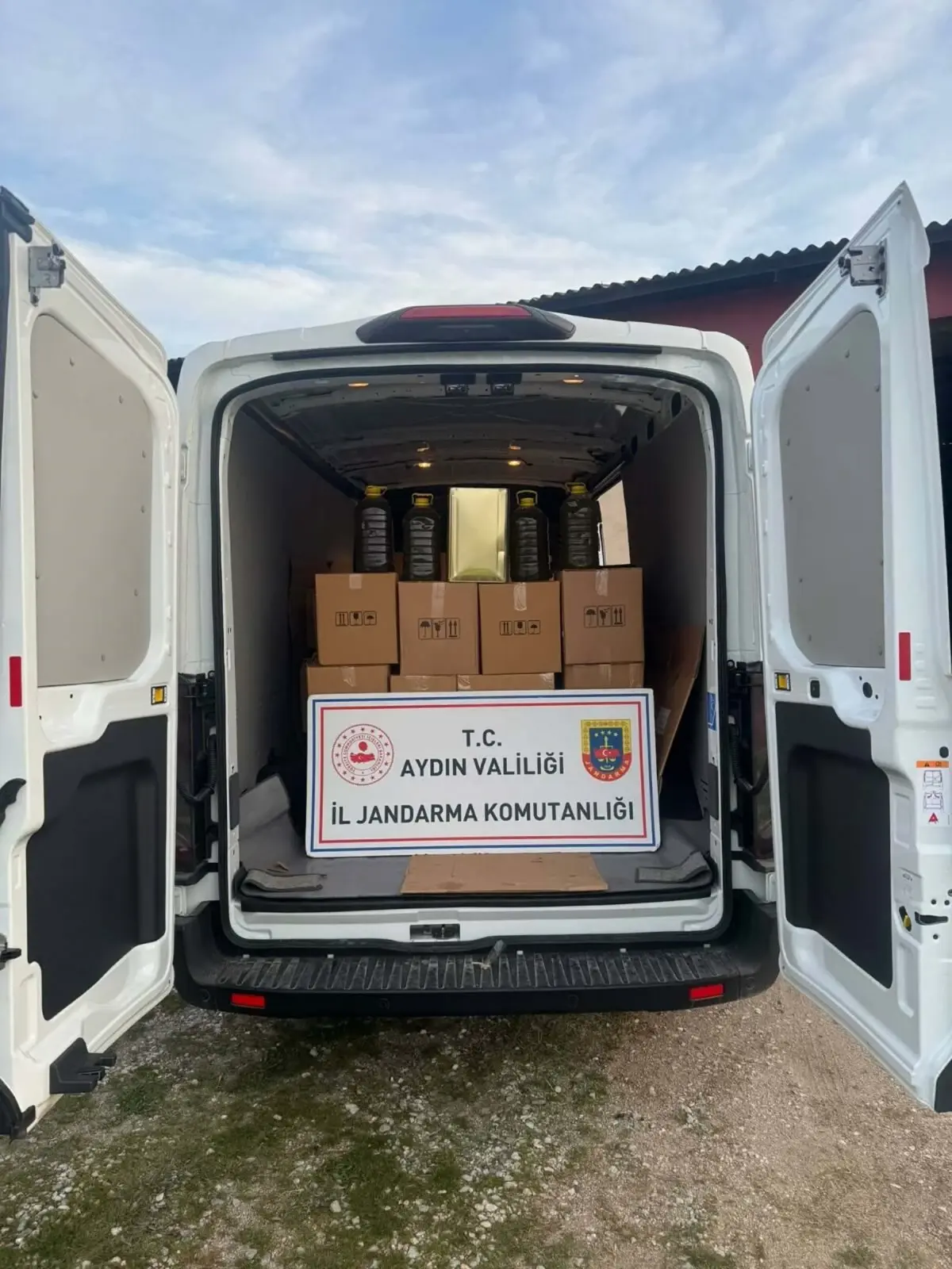 Aydın\'da 1,6 Ton Sahte Zeytinyağı Ele Geçirildi