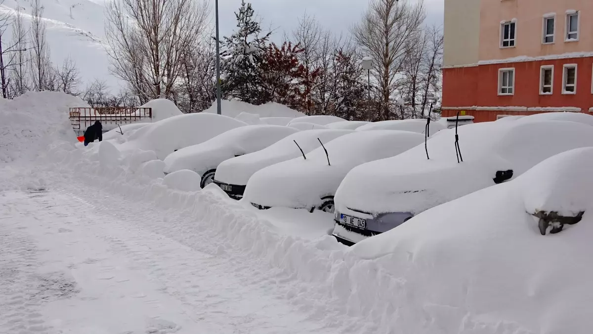 Bitlis\'te Kış Şartları: Eksi 17 Derece ve Kar Çalışmaları