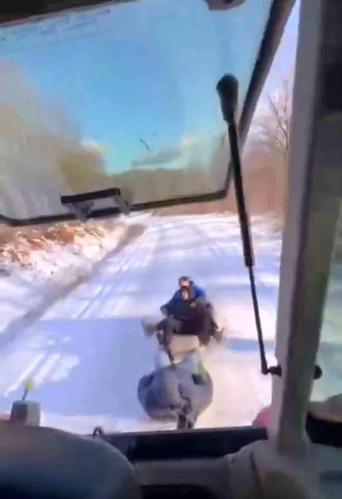 Bursa\'da Çocuklar Karın Tadını Traktörle Çıkarıyor