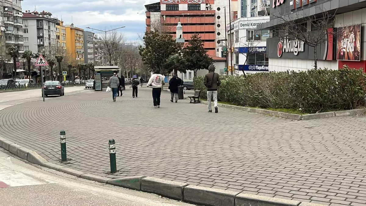 Bursa\'da Lodos Hayatı Olumsuz Etkiliyor