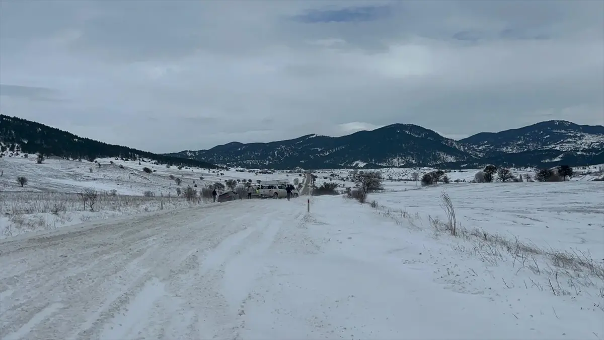 Çerkeş\'te Kar Nedeniyle Ulaşım Aksadı