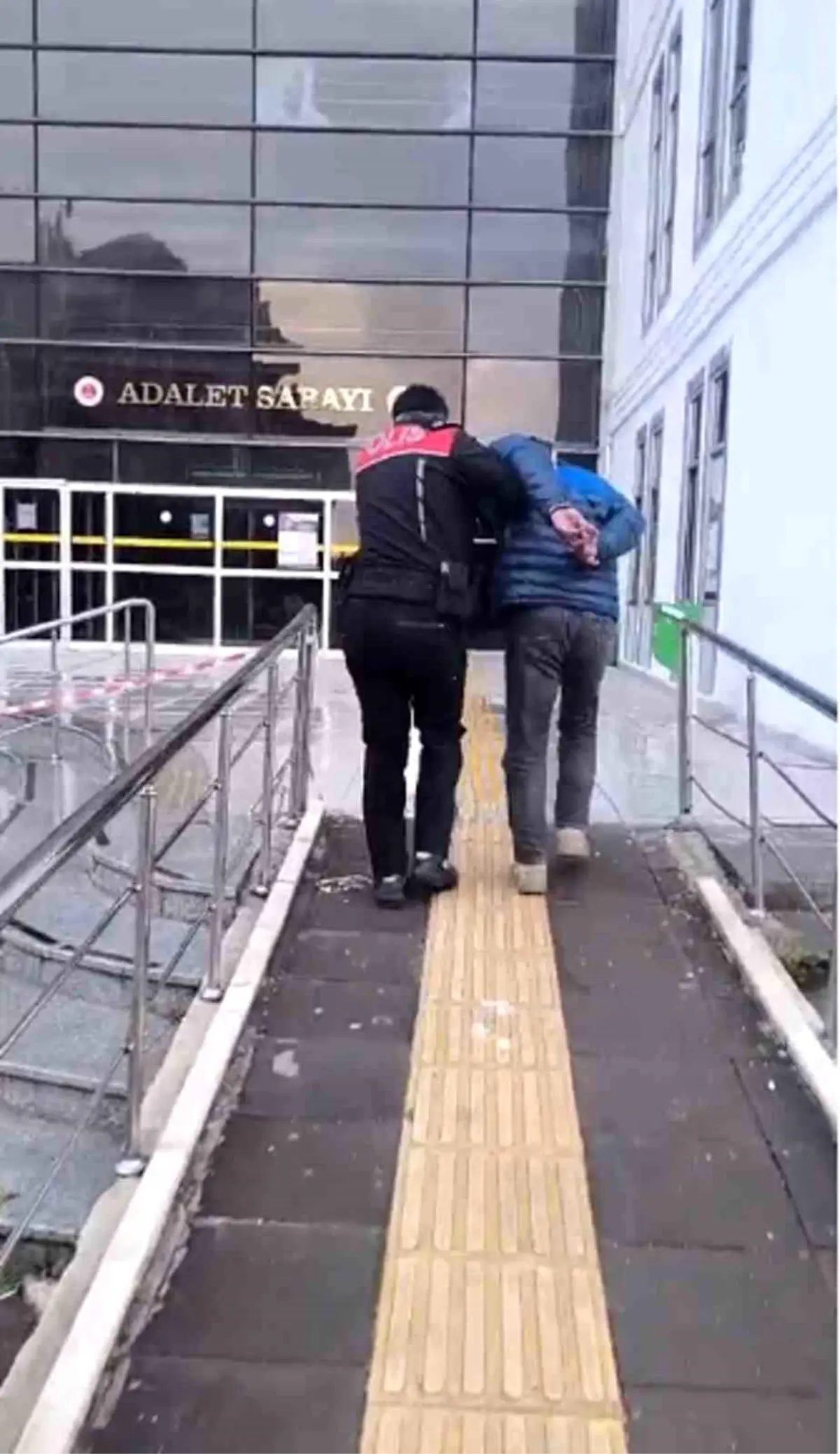 Cumhurbaşkanına Hakaret Eden Şahıs Sahte Kimlikle Yakalandı