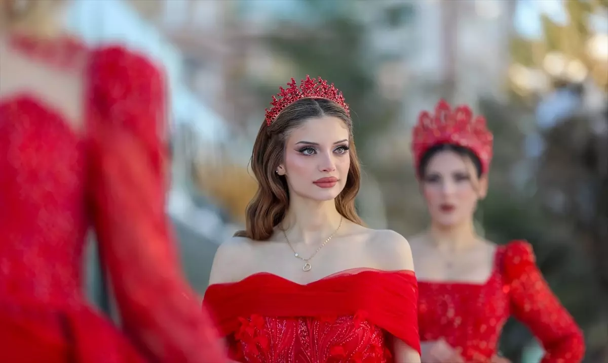 Diyarbakır\'da Karda Gelinlik Defilesi