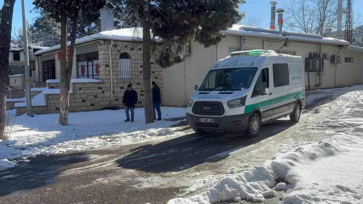 Gaziantep\'te tartıştığı komşusu tarafından vurulan genç hayatını kaybetti