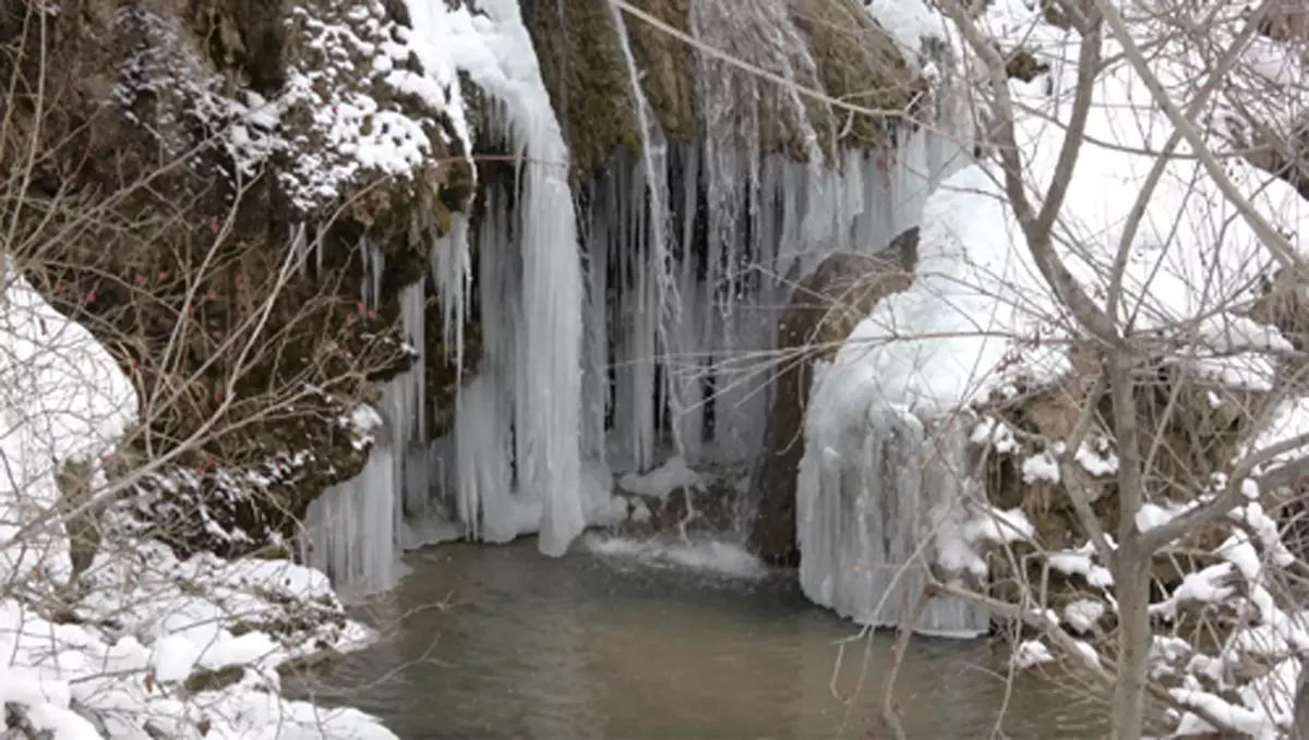 Girlevik Şelalesi Kışın Dondu