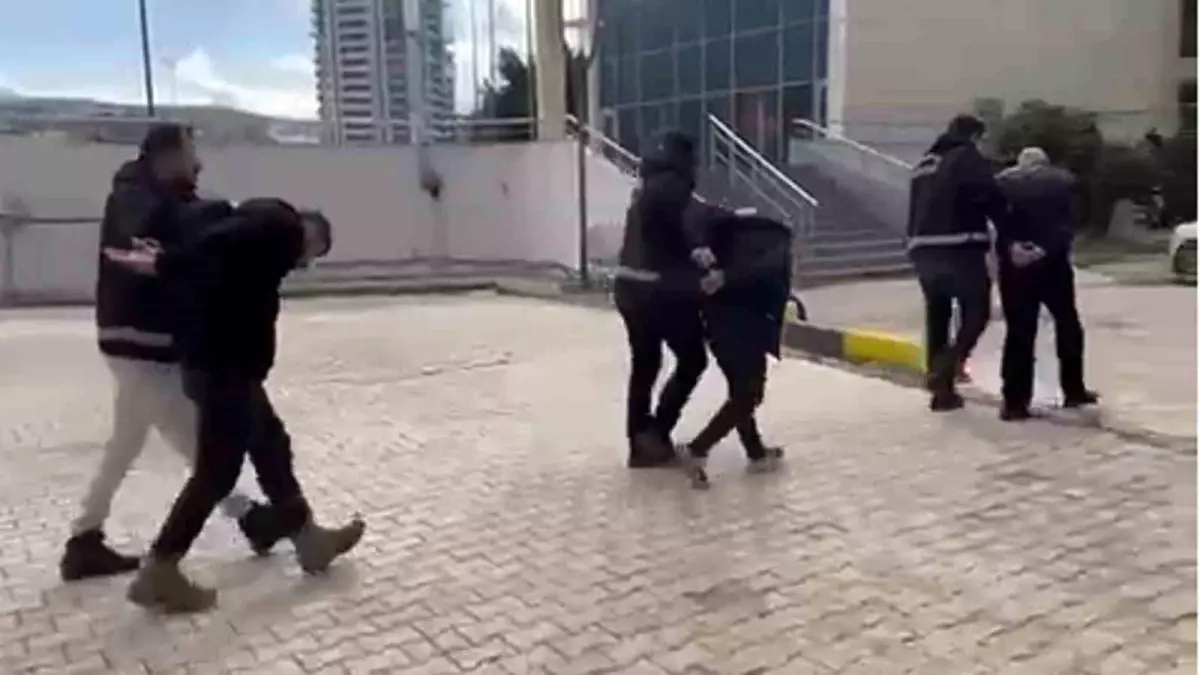 İskenderun\'da Aranan 3 Şahıs Tutuklandı