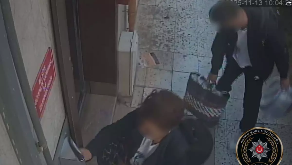 İzmir\'de Anne Cinayeti