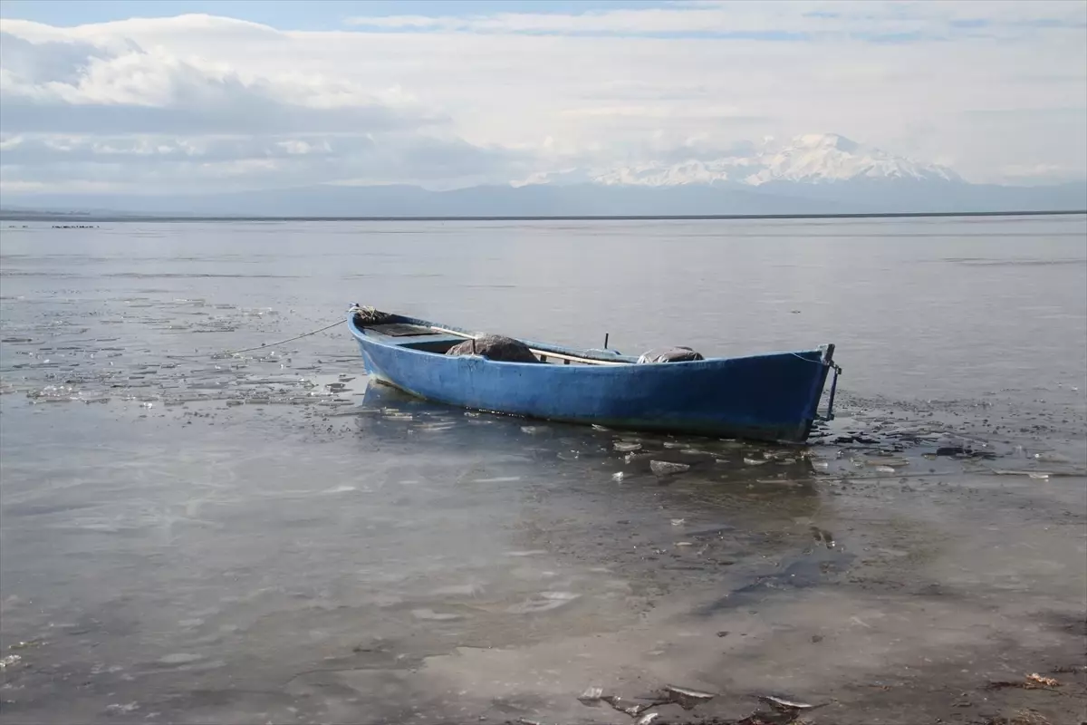Beyşehir Gölü\'nde Buz Kaplama