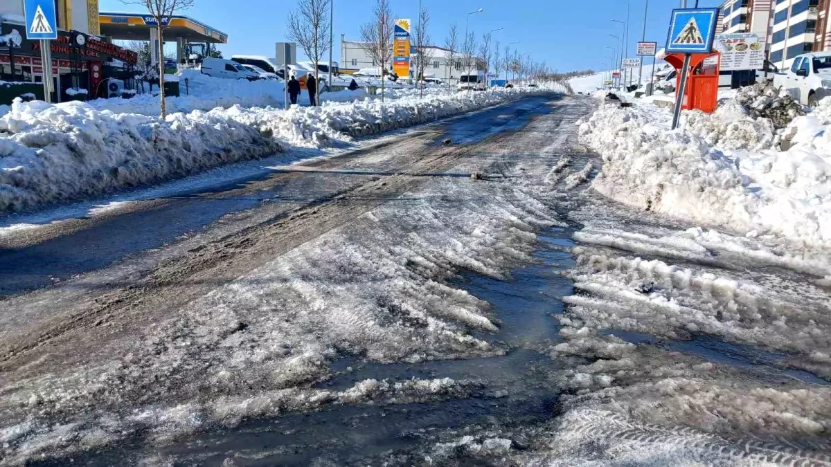 Kulp\'ta dondurucu soğuk günlük yaşamı felç etti