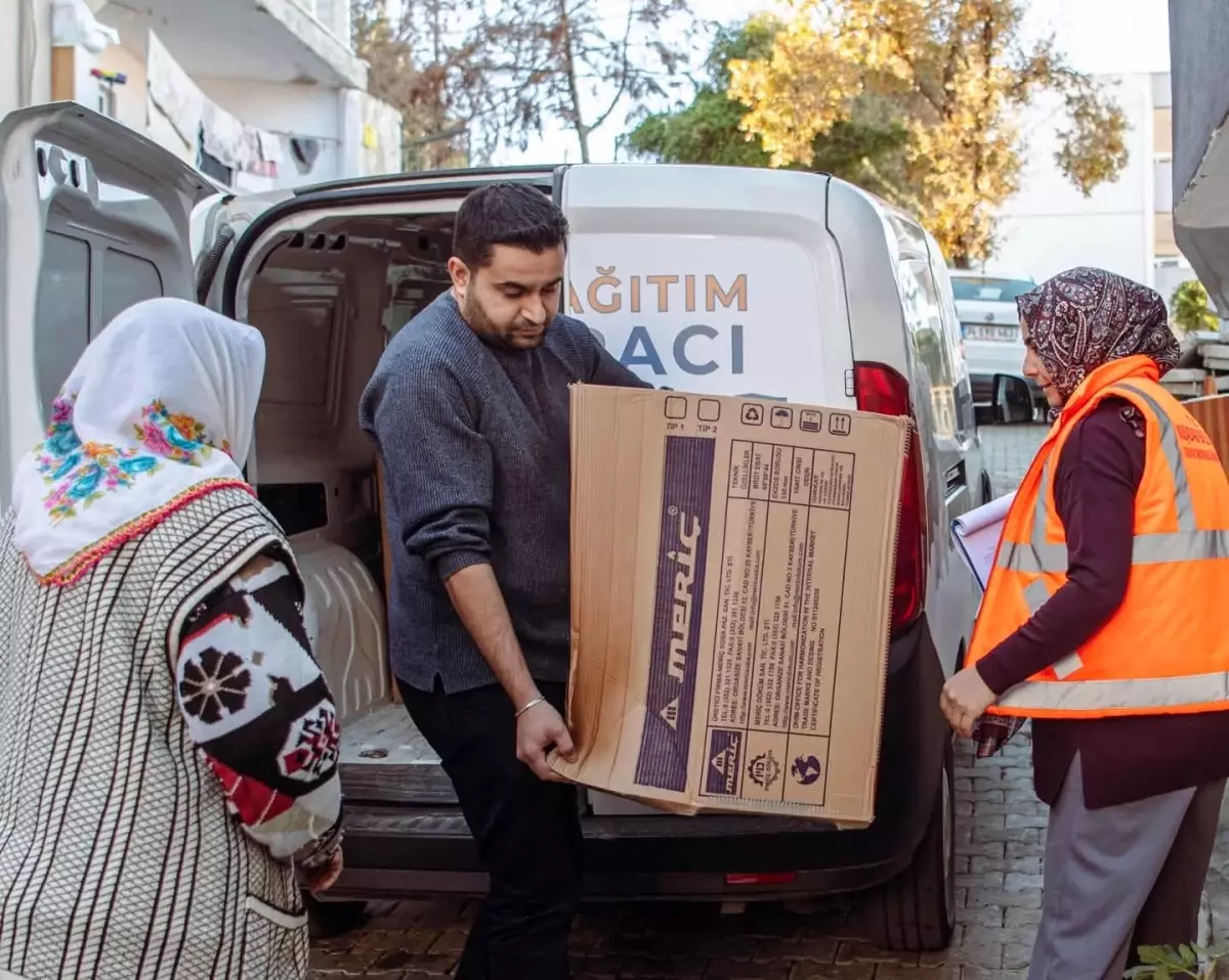 Kuşadası Belediyesi\'nin soba yardımı başladı
