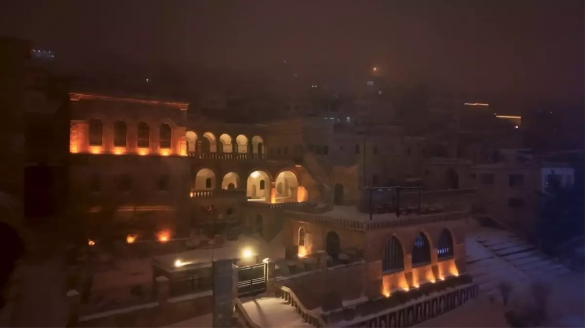 Mardin\'de Kar ve Sisle Büyüleyici Manzaralar