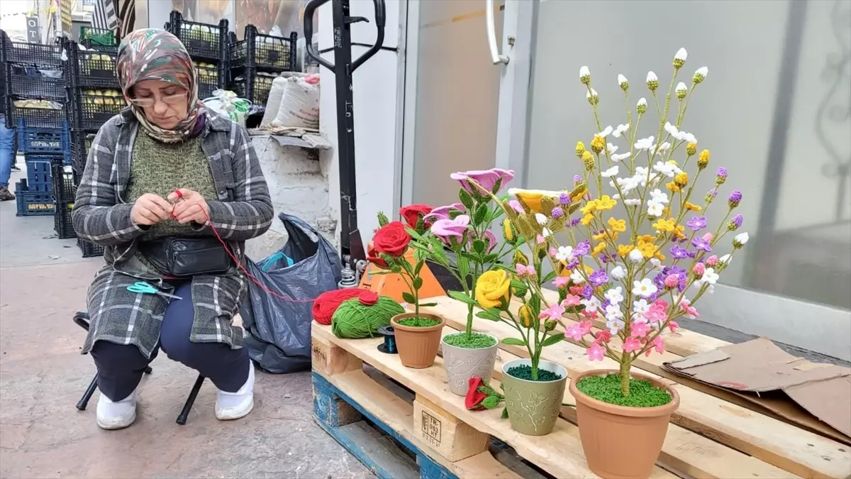 Asiye Kiraz\'dan Renkli Örgü Çiçekler