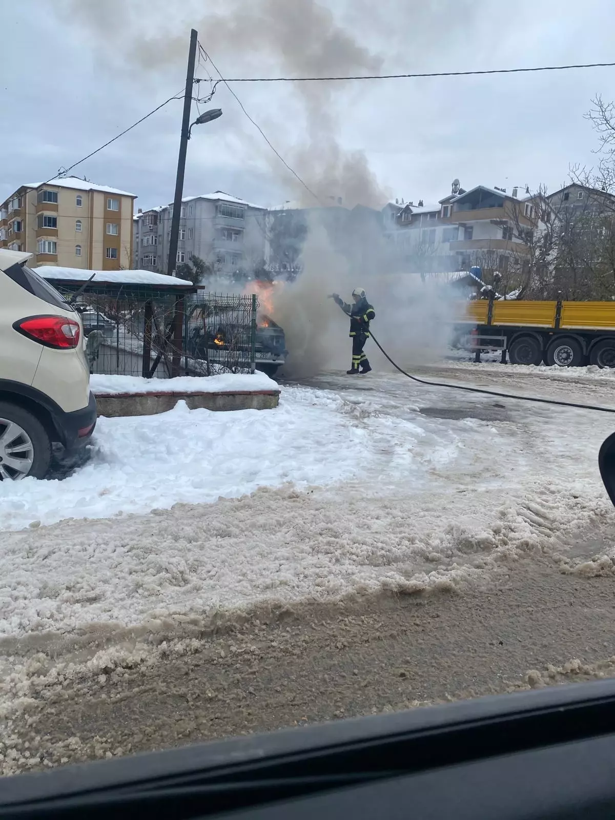 Ereğli\'de Park Halindeki Araç Yangını