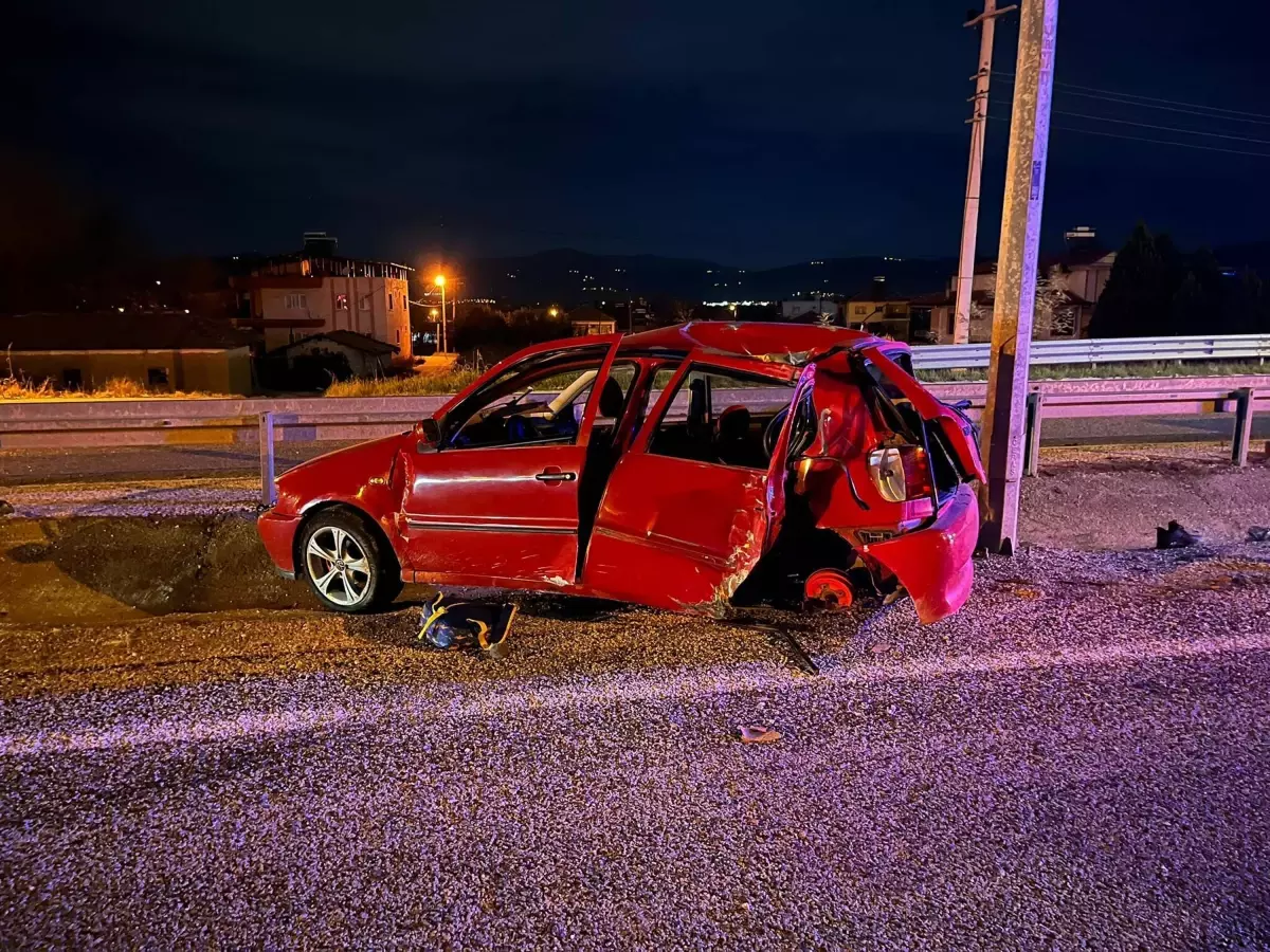 Manisa\'da Trafik Kazası: Baba ve Oğul Hayatını Kaybetti