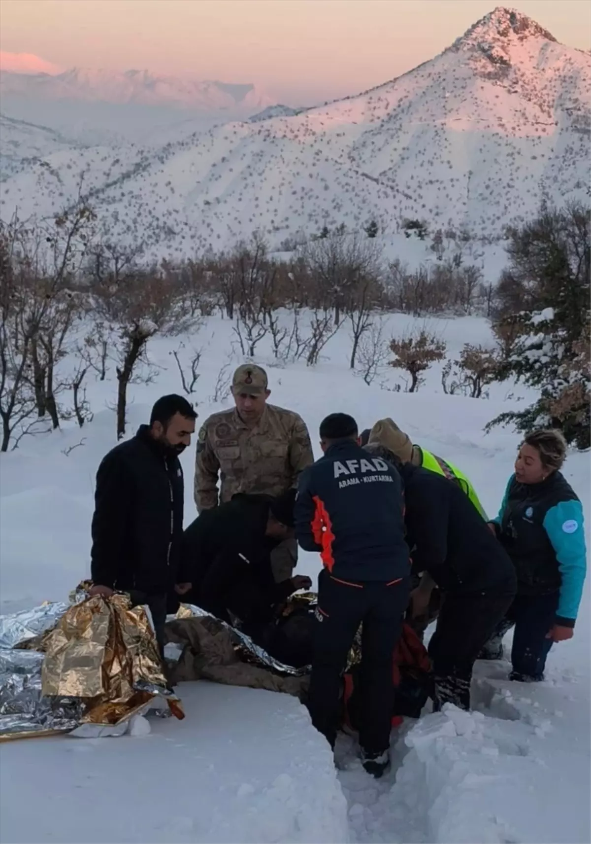 Kar Yağışında Mahsur Kalan İşçi Kurtarıldı