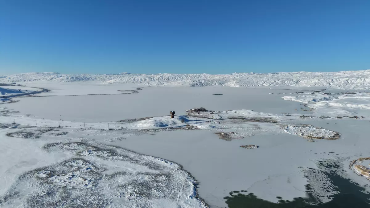 Tödürge Gölü Buz Tutdu