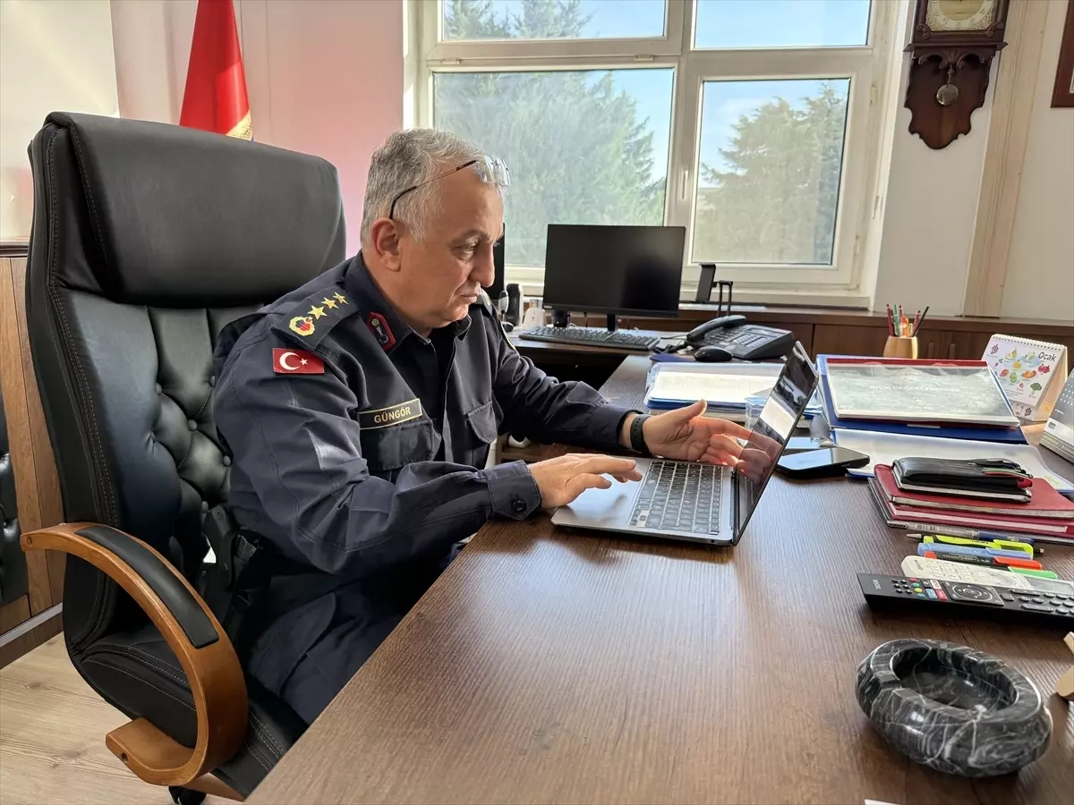 Albay Güngör\'den Yılın Karelerine Oy