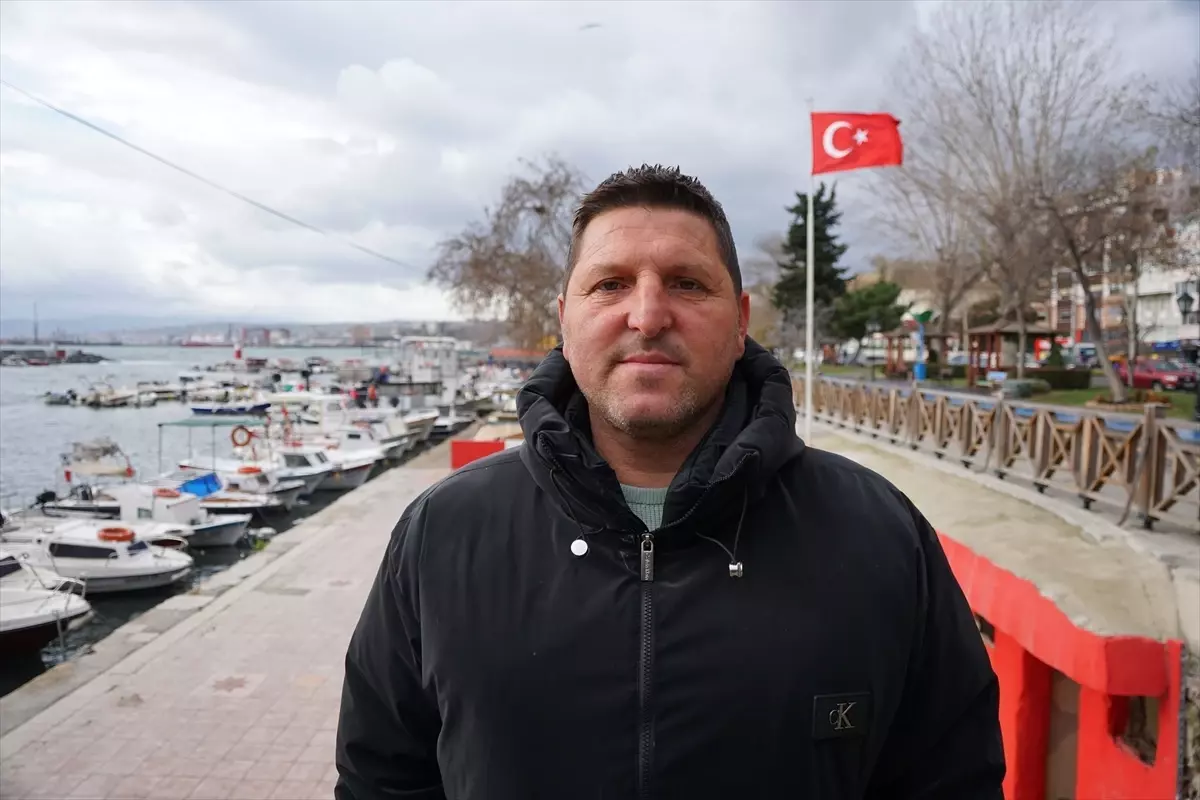 Tekirdağlı Balıkçılar Lodos Nedeniyle Limanda Bekliyor
