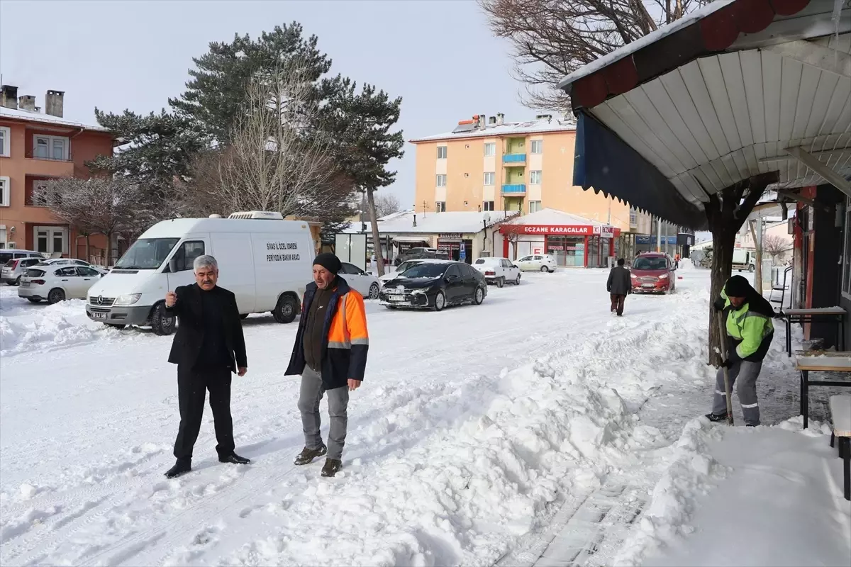 Ulaş\'ta Kar Temizleme Çalışmaları Süregeldi
