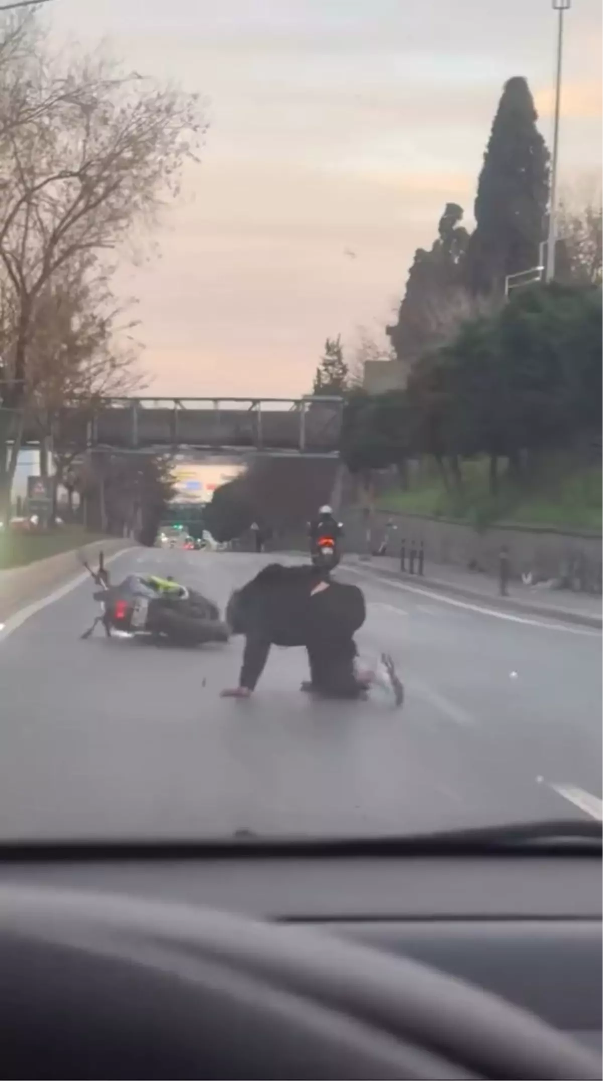 Motosikletli Sürücü Takla Attı