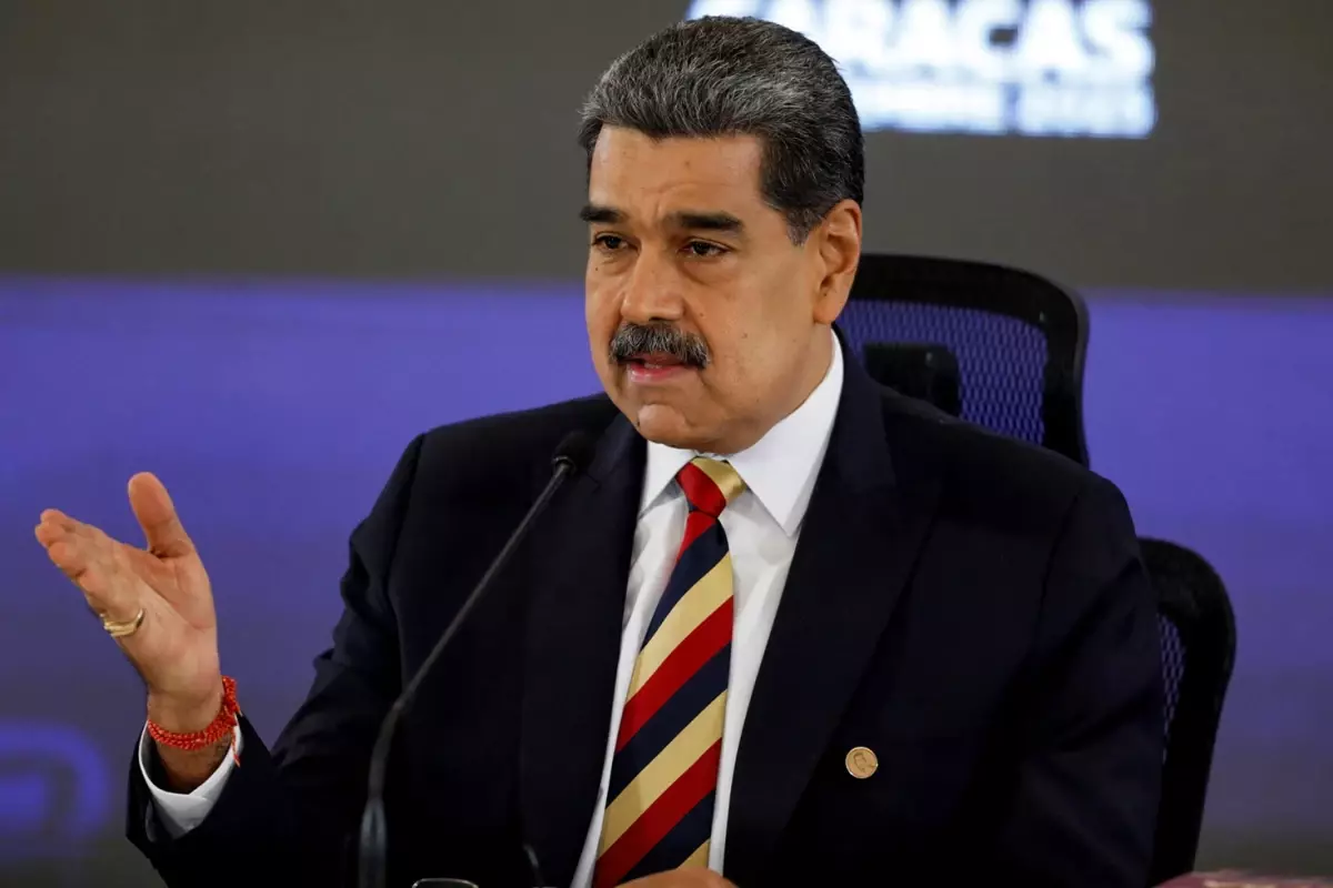 Venezuela Devlet Başkanı Maduro ve eşi New York\'a götürülüyor