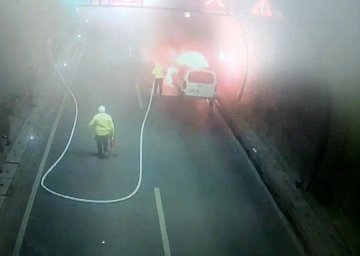 Kahramanmaraş\'ta Tünelde Araç Yangını