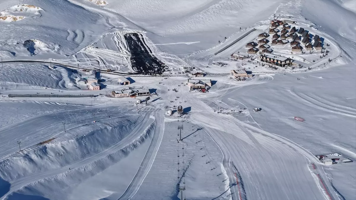 Yedikuyular Kayak Merkezi Sezonu Açtı
