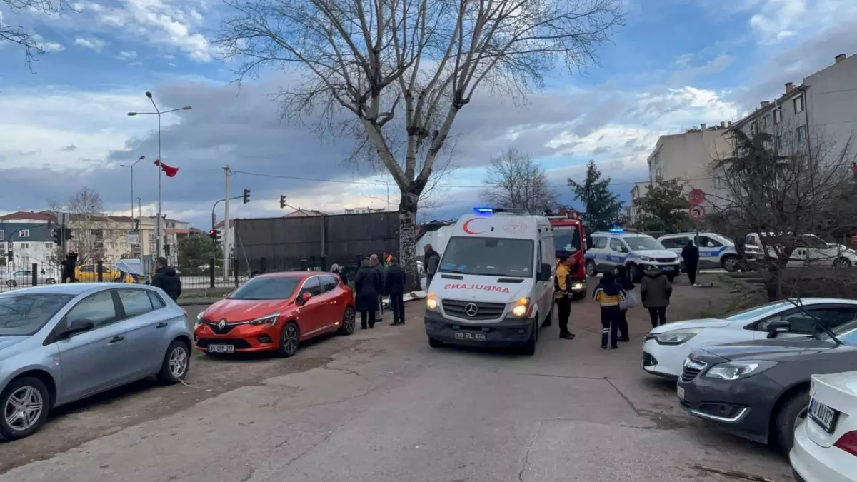 Bursa\'da 3 Metreden Düşen Adam Hayatını Kaybetti