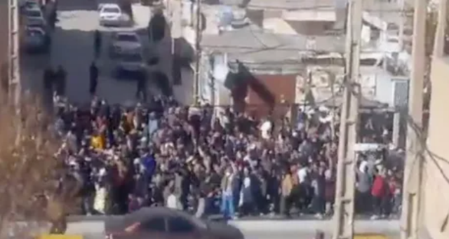 ABD'nin tehdidi İran'ın uykularını kaçırdı! İnterneti kestiler