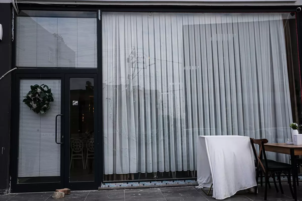 Adana\'da İş Yerine Saldırı Kamerada