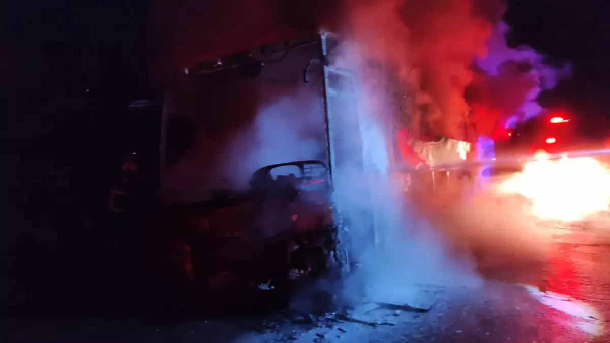 Pozantı\'da Yolcu Otobüsünde Yangın