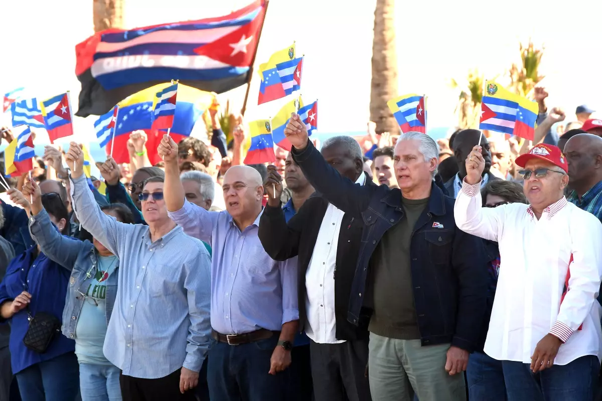 Küba\'da ABD Saldırısına Protesto