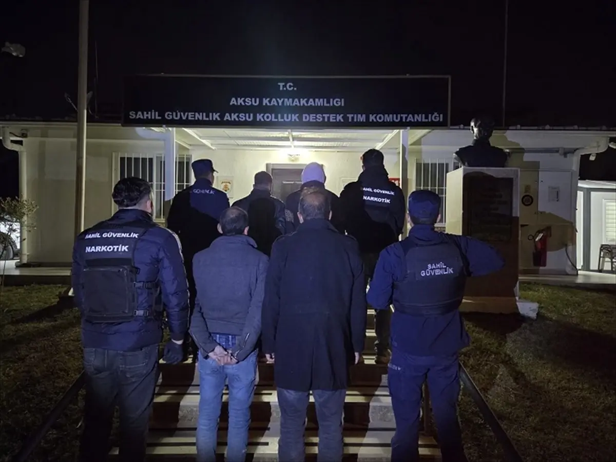 Antalya\'da Düzensiz Göçmenler Yakalandı