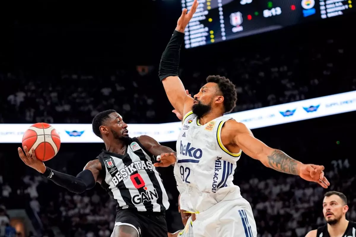 Beşiktaş bu sezon ilk kez kaybetti! Dev derbiyi kazanan Fenerbahçe Beko