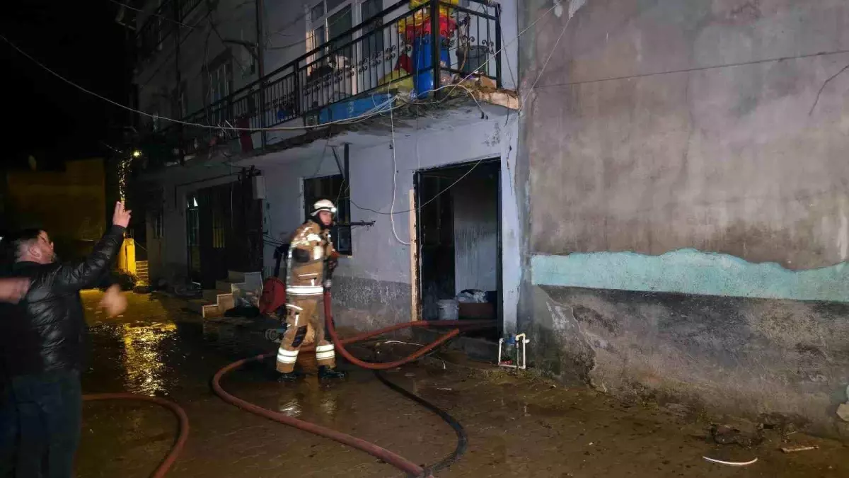 İnegöl\'de Evde Yangın Korkuttu