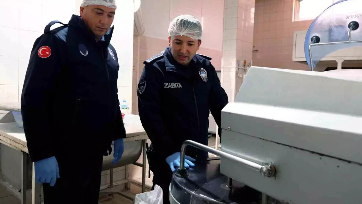 Didim\'de zabıta ekipleri denetimlerine ara vermeden devam ediyor