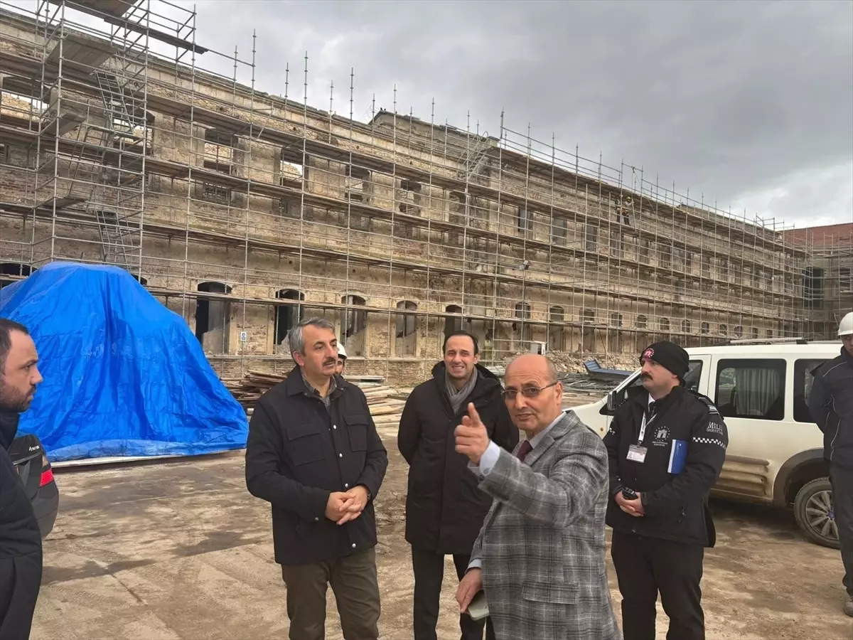Mahmudiye Kışlası Restorasyonu İncelendi