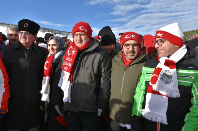 Eksi 22 derecede Sarıkamış şehitleri için yürüdüler