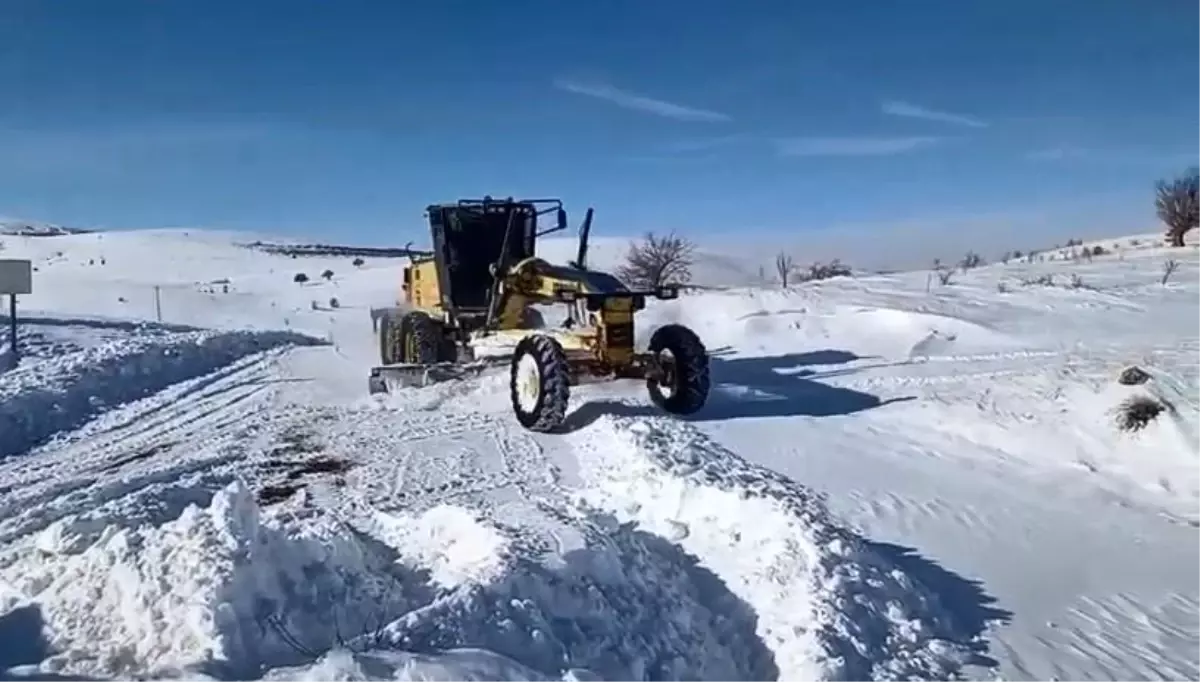 Elazığ\'da Karla Mücadele Devam Ediyor