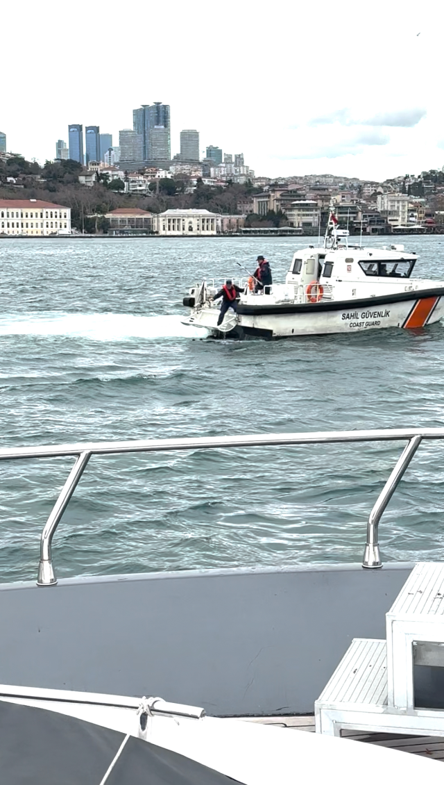 İstanbul Boğazı'nda kan donduran görüntü