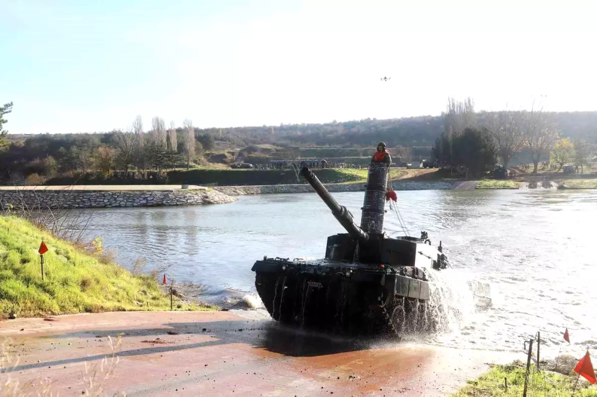 Kırklareli\'nde Su Üstünde Askeri Eğitim